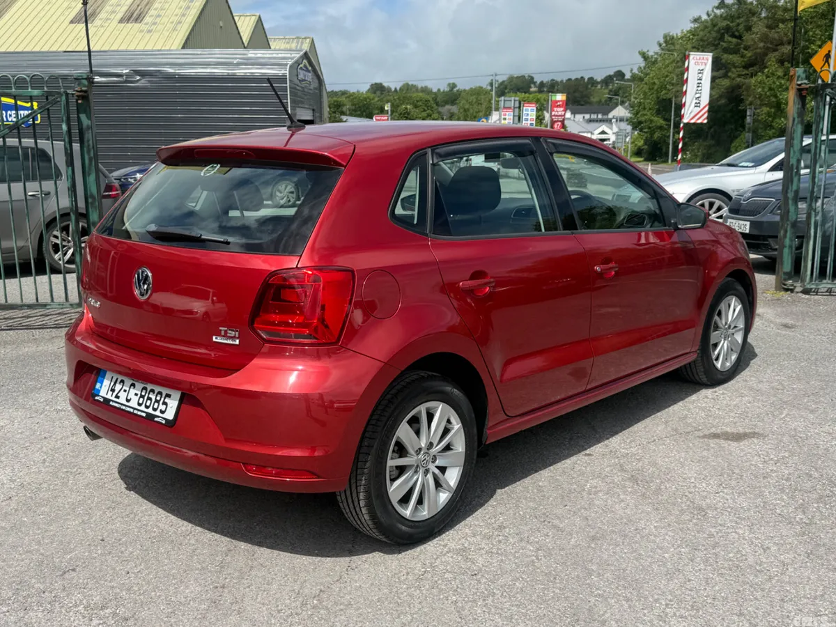 Volkswagen Polo Hatchback, Petrol, 2014, Red