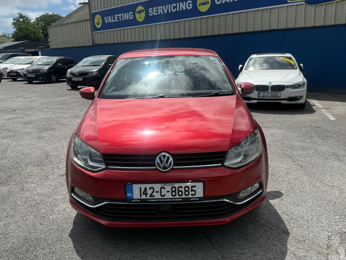 Volkswagen Polo Hatchback, Petrol, 2014, Red