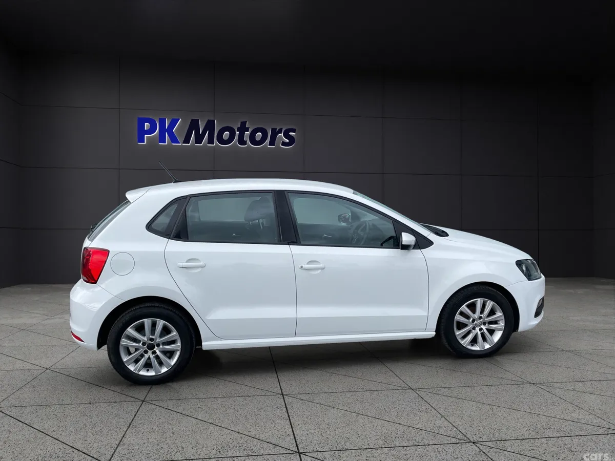 Volkswagen Polo Hatchback, Petrol, 2017, White