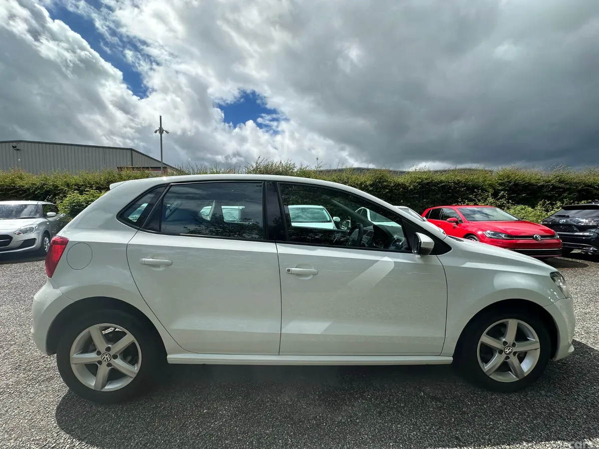 Volkswagen Polo Hatchback, Petrol, 2016, White