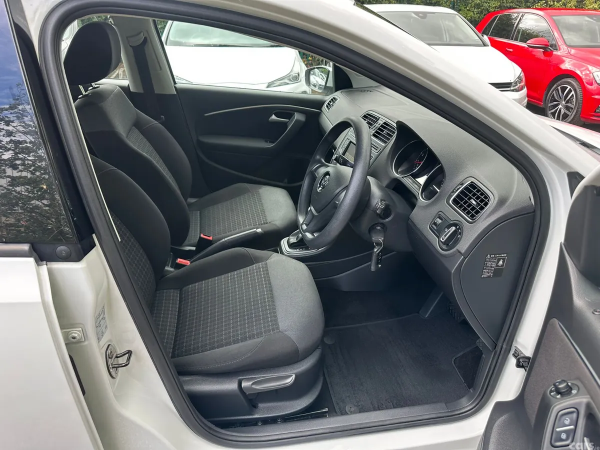 Volkswagen Polo Hatchback, Petrol, 2016, White