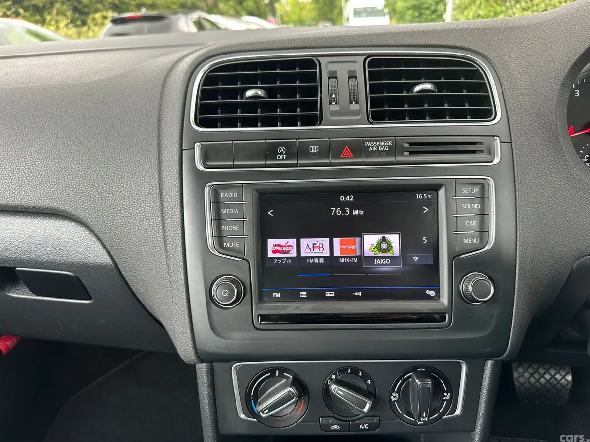 Volkswagen Polo Hatchback, Petrol, 2016, White