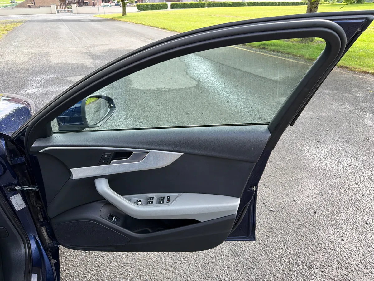 Audi A4 Saloon, Diesel, 2019, Blue