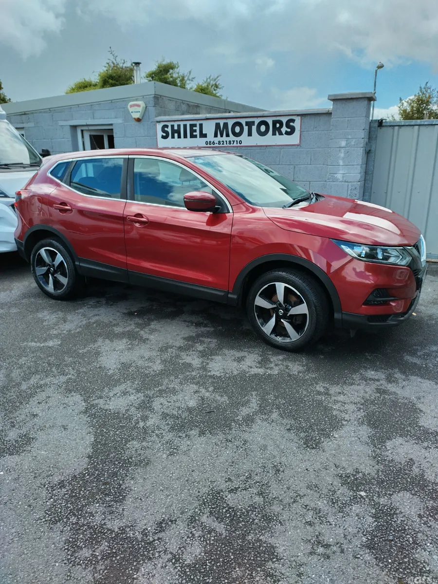 Nissan Qashqai SUV, Diesel, 2018, Red
