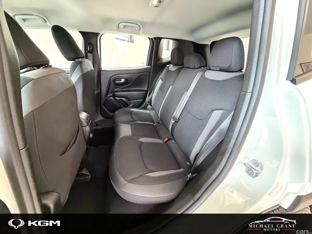 Jeep Renegade SUV, Petrol Hybrid, 2024, White