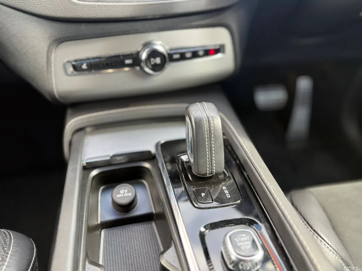 Volvo XC90 SUV, Petrol Hybrid, 2021, Grey