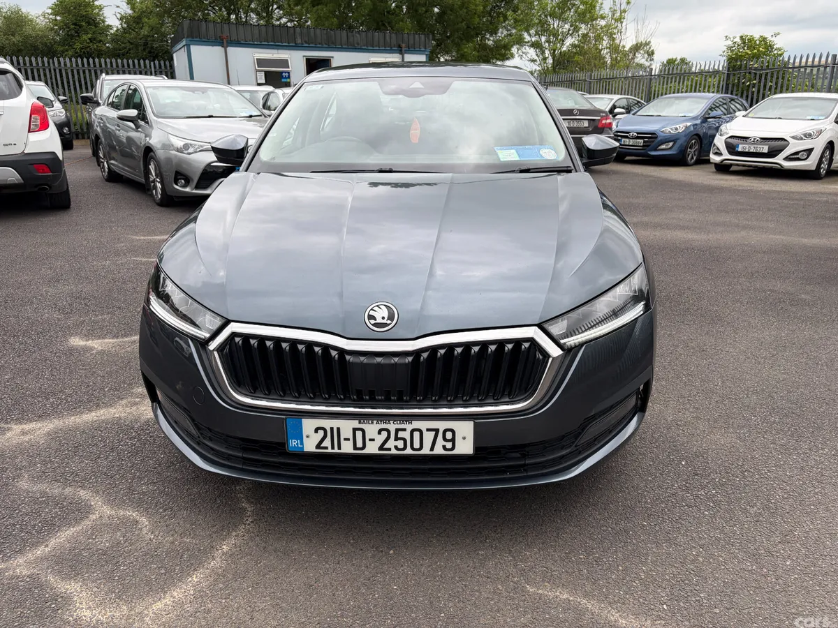 Skoda Octavia Saloon, Diesel, 2021, Grey