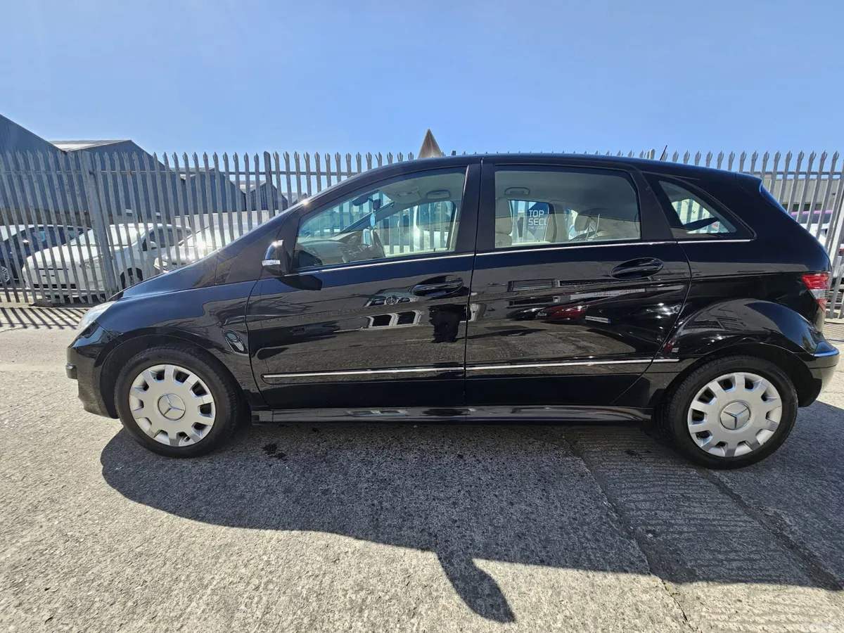 Mercedes-Benz B-Class MPV, Diesel, 2012, Black