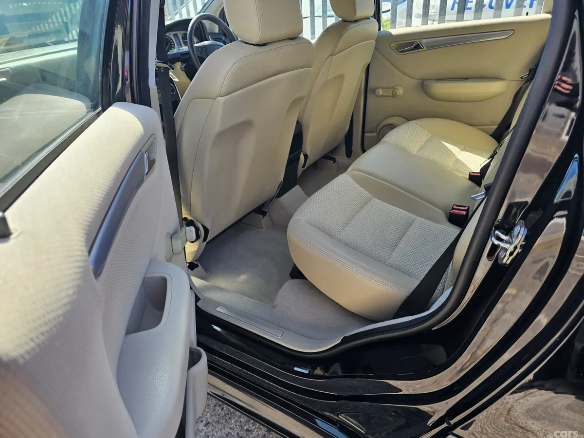 Mercedes-Benz B-Class MPV, Diesel, 2012, Black