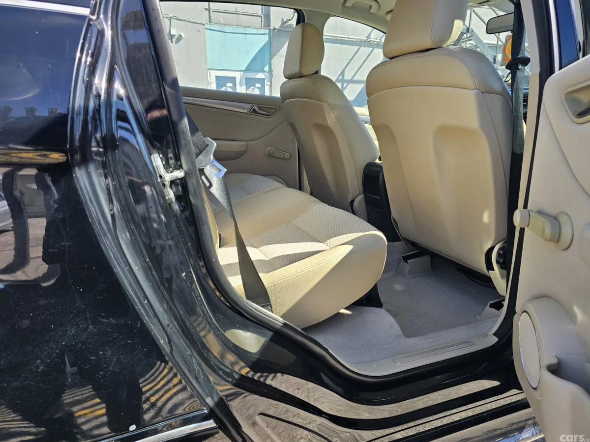 Mercedes-Benz B-Class MPV, Diesel, 2012, Black