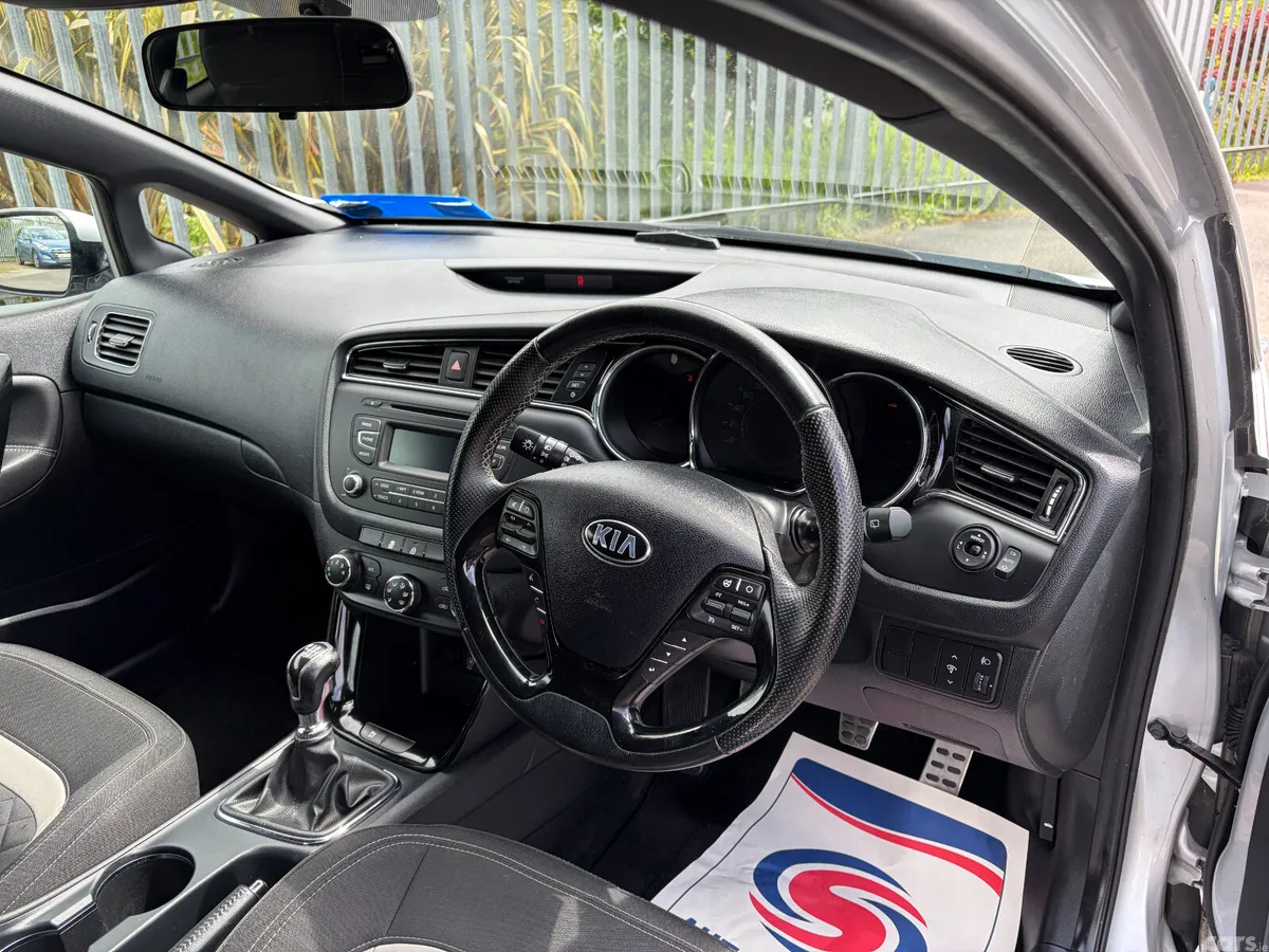 Kia Ceed Hatchback, Diesel, 2016, Silver