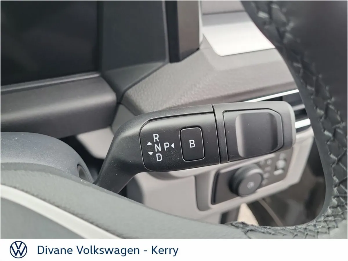 Volkswagen Caravelle MPV, Electric, 2026, Grey
