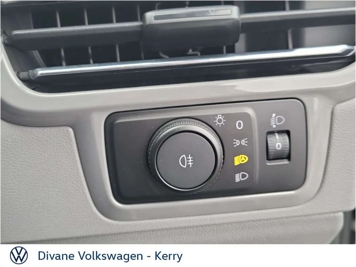 Volkswagen Caravelle MPV, Electric, 2026, Grey