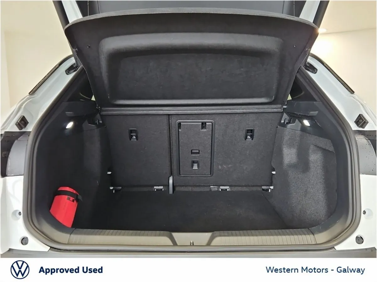 Volkswagen ID.4 SUV, Electric, 2025, White