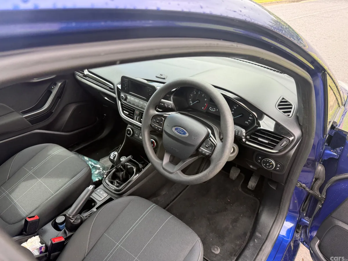 Ford Fiesta Hatchback, Petrol, 2018, Blue
