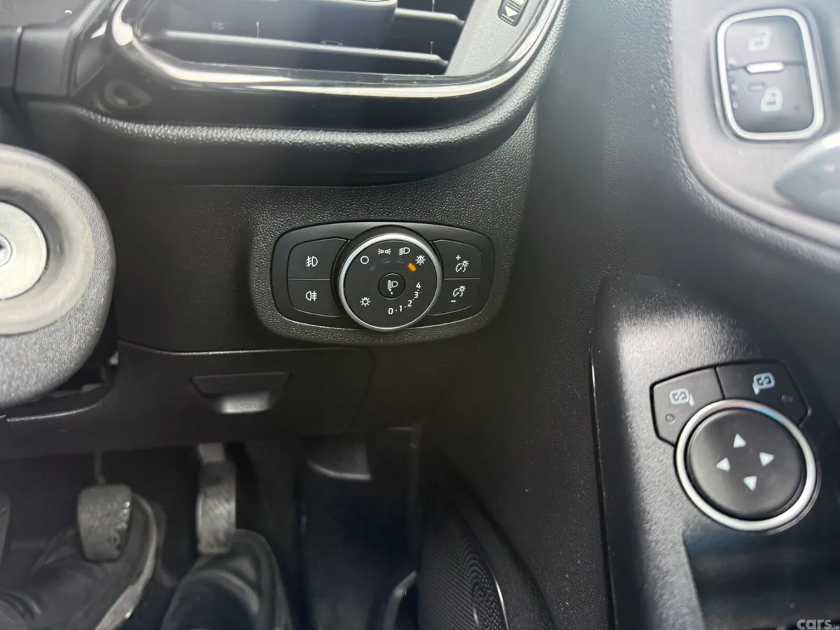 Ford Fiesta Hatchback, Petrol, 2018, Blue