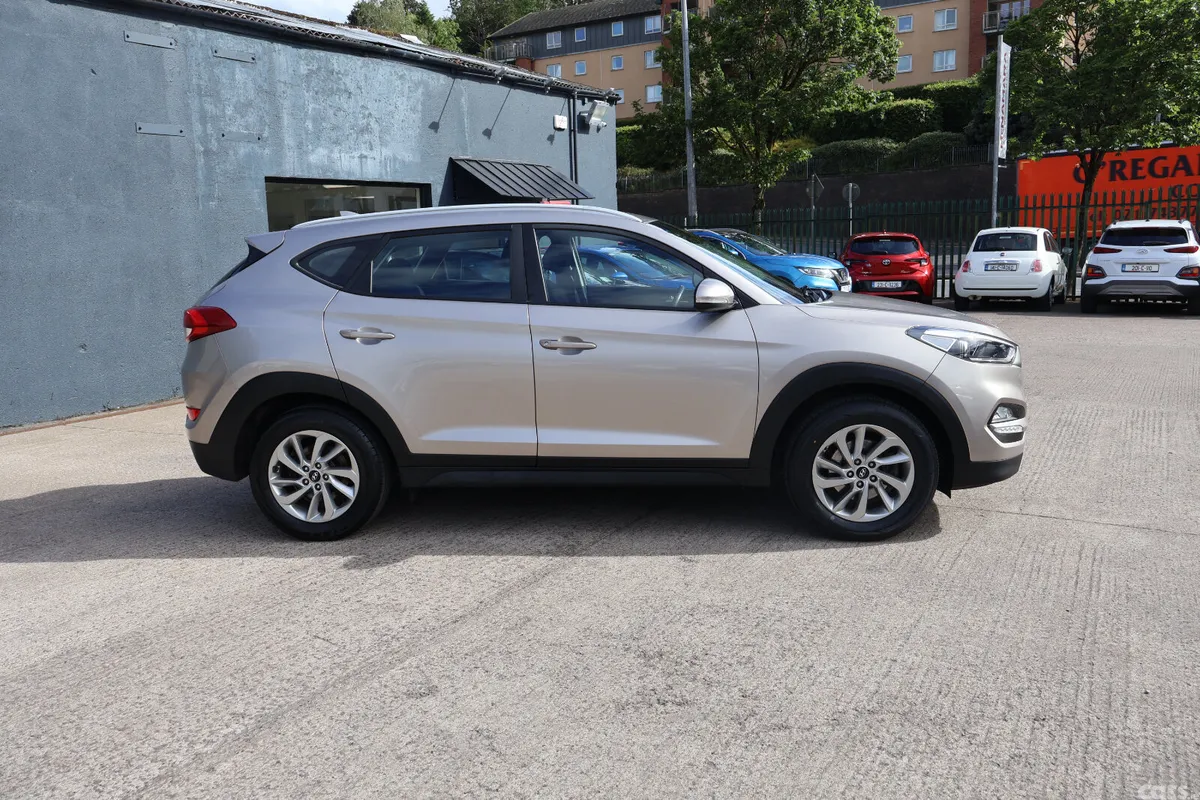 Hyundai Tucson SUV, Diesel, 2016, Beige