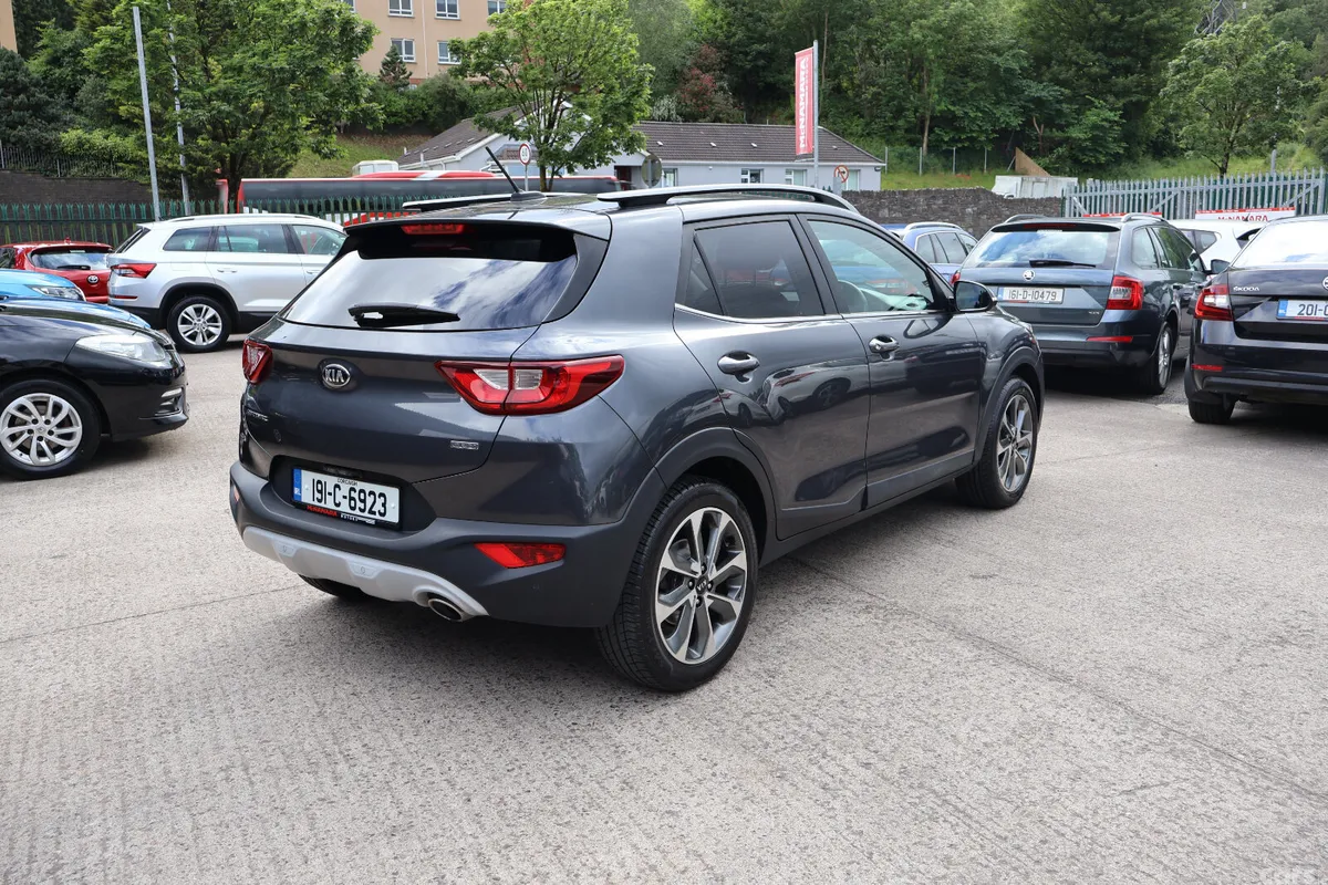 Kia Stonic Estate/Jeep, Diesel, 2019, Grey