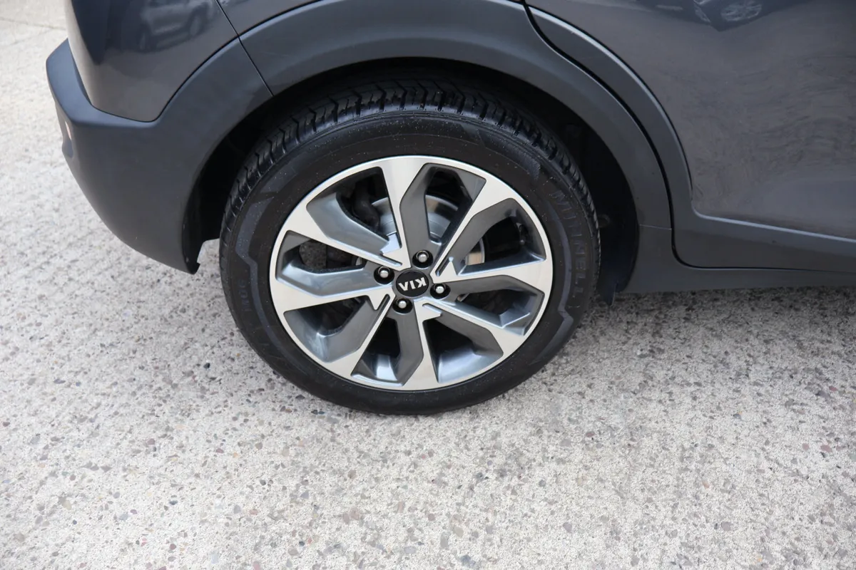 Kia Stonic Estate/Jeep, Diesel, 2019, Grey