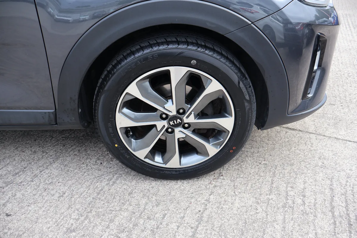 Kia Stonic Estate/Jeep, Diesel, 2019, Grey