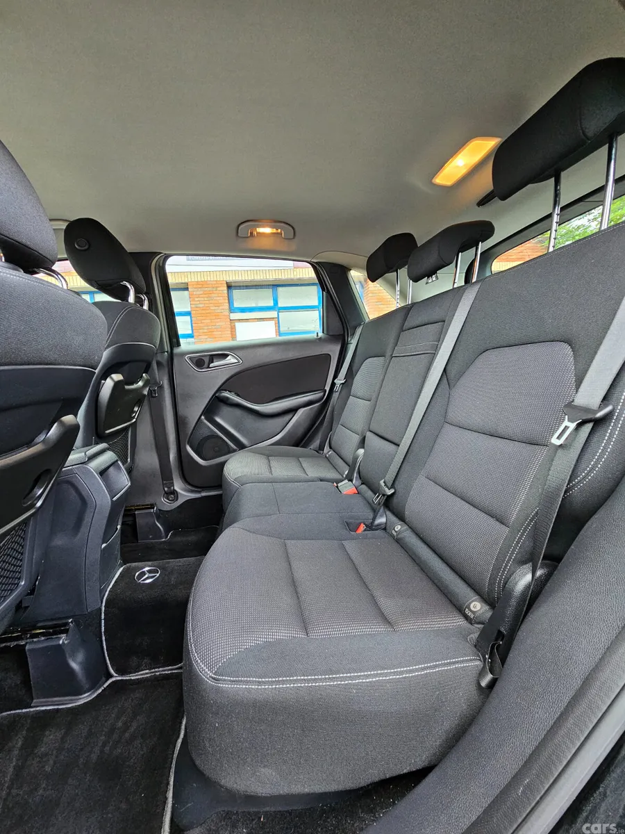 Mercedes-Benz B-Class MPV, Petrol, 2012, Black