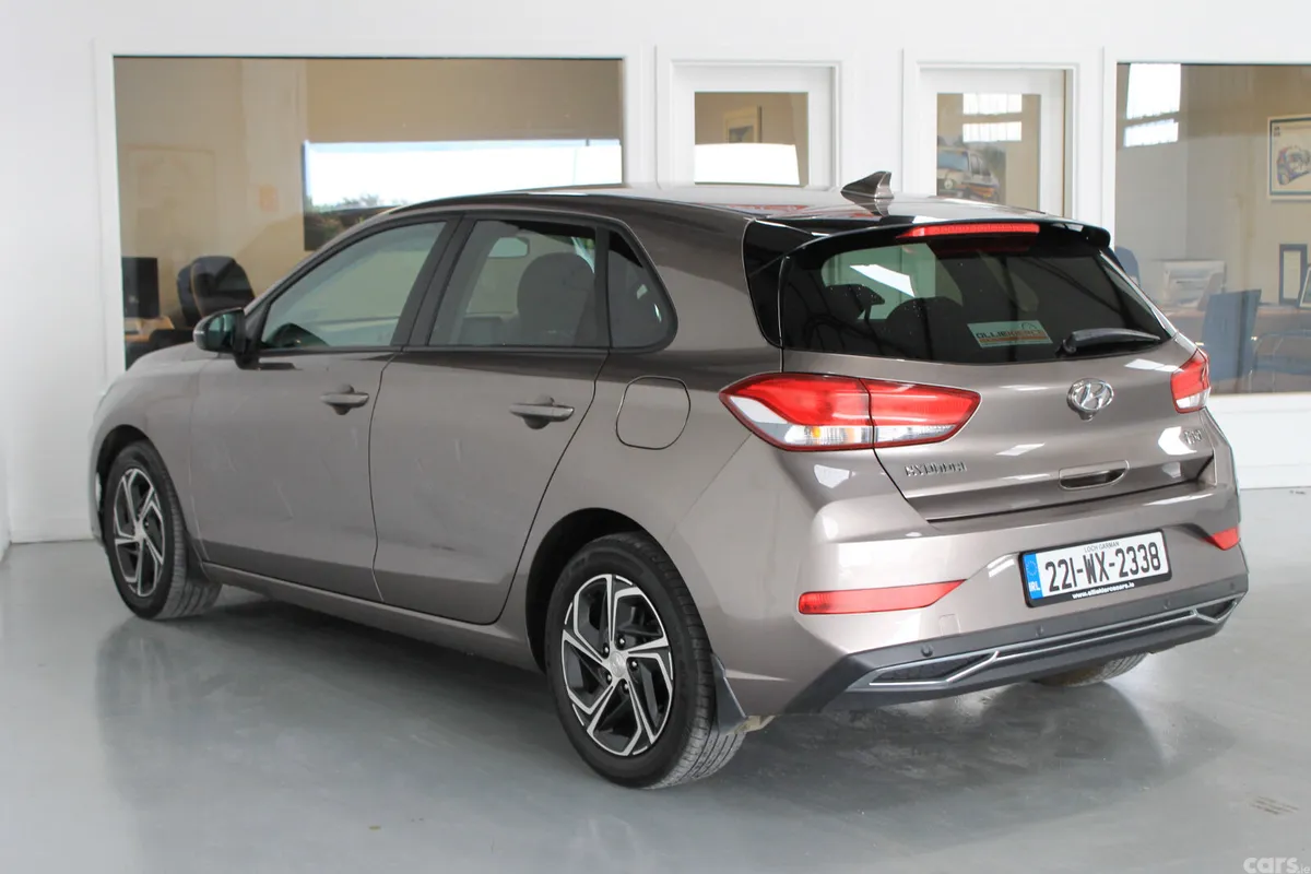 Hyundai i30 Hatchback, Petrol, 2021, Brown