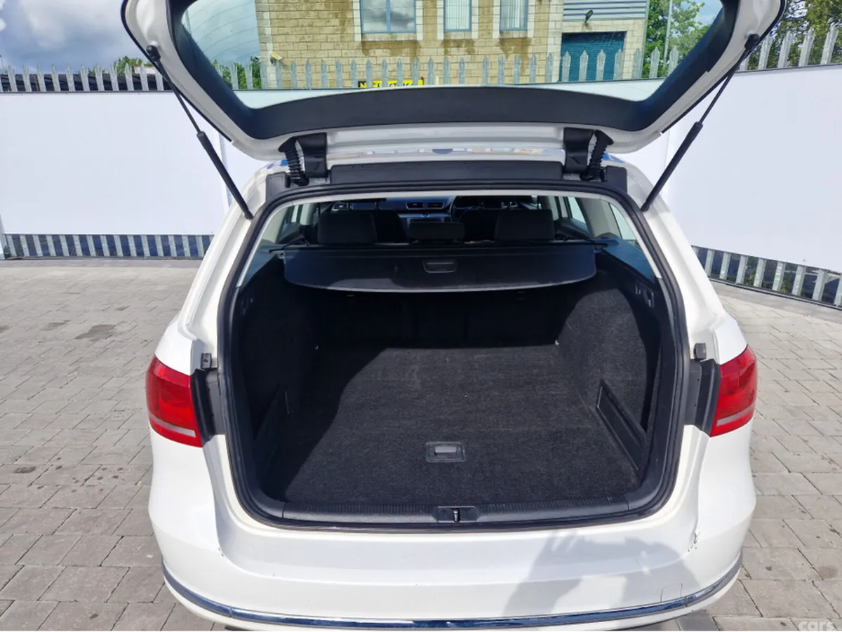 Volkswagen Passat Estate, Petrol, 2014, White