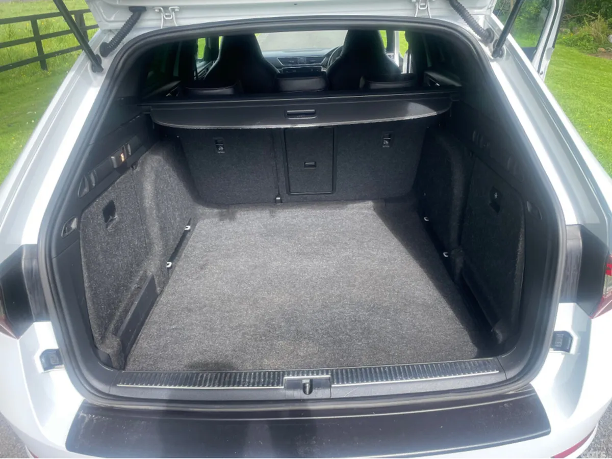 Skoda Superb Estate, Diesel, 2018, White