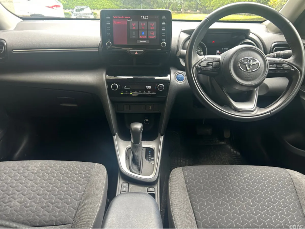 Toyota Yaris Cross Hatchback, Petrol Hybrid, 2024, Yellow