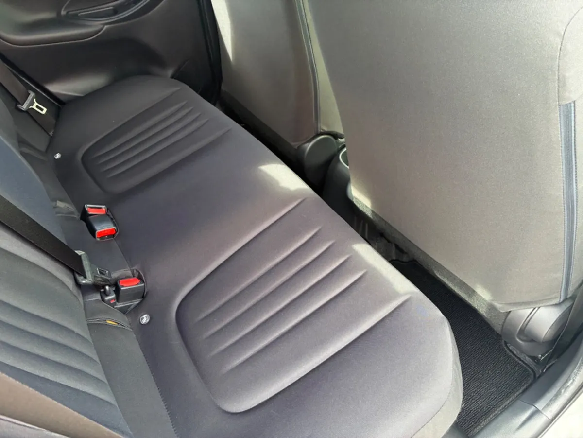 Toyota Yaris Hatchback, Petrol Hybrid, 2021, Silver