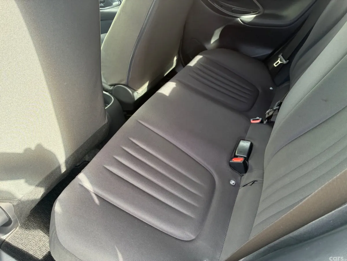 Toyota Yaris Hatchback, Petrol Hybrid, 2021, Silver