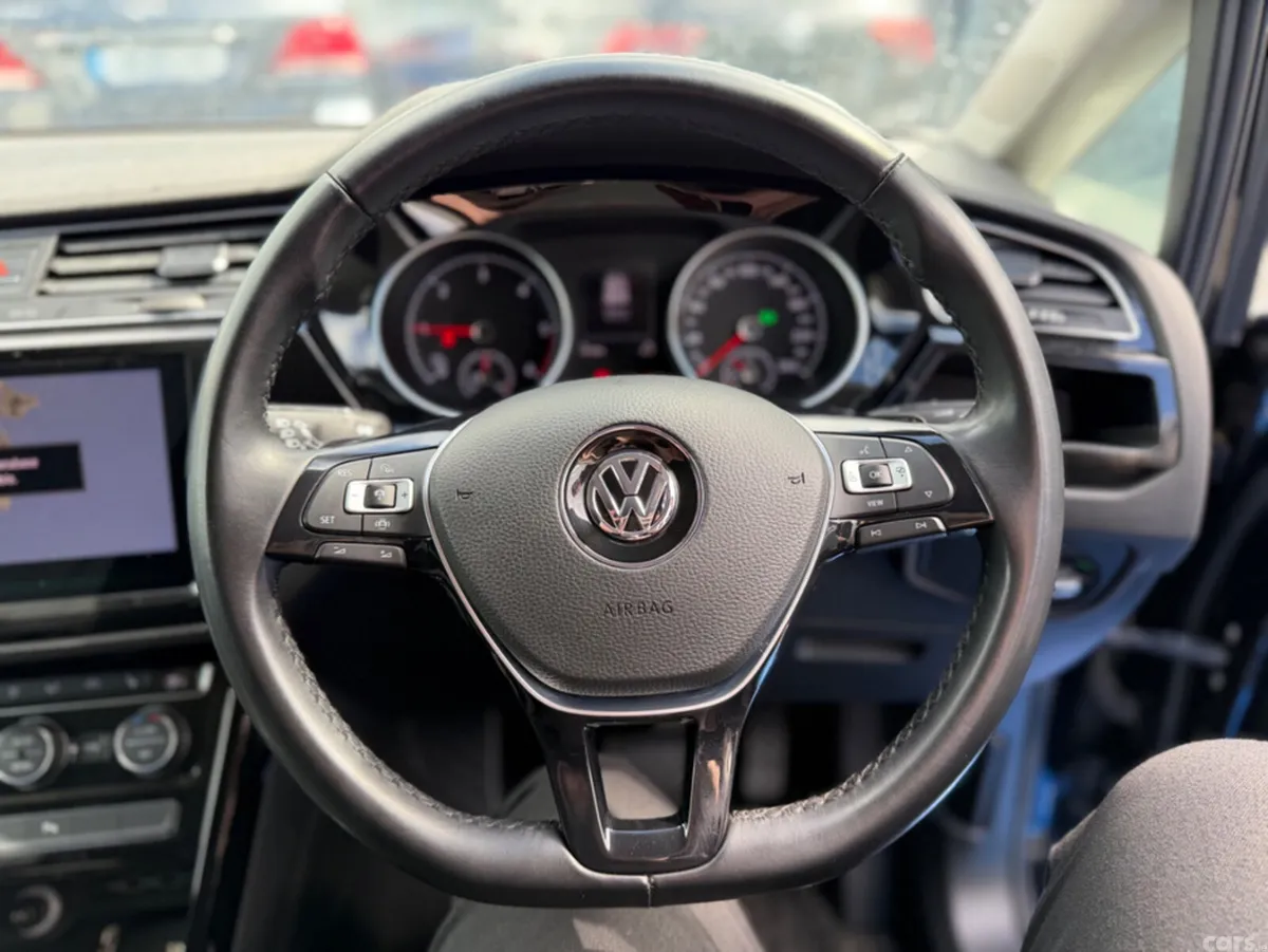 Volkswagen Touran MPV, Diesel, 2020, Black