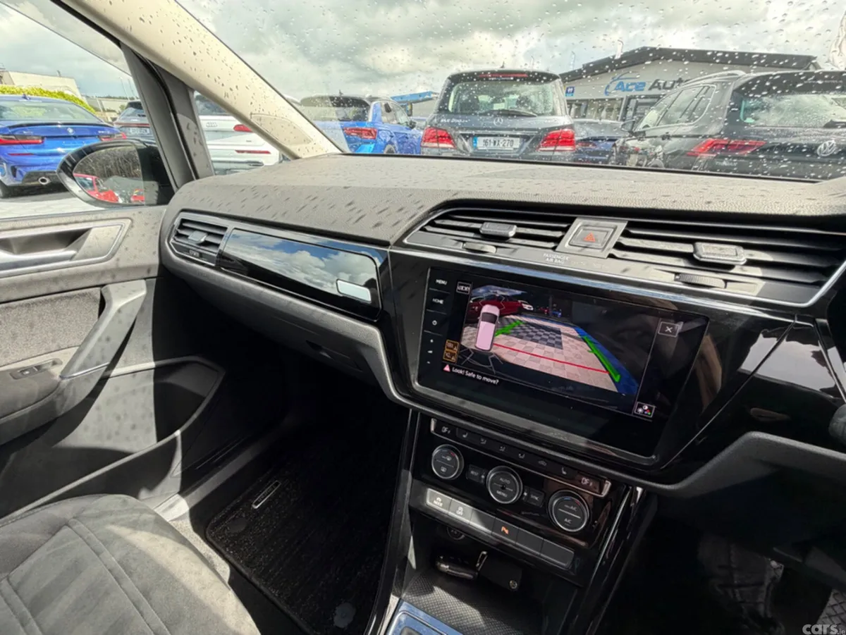 Volkswagen Touran MPV, Diesel, 2020, Black
