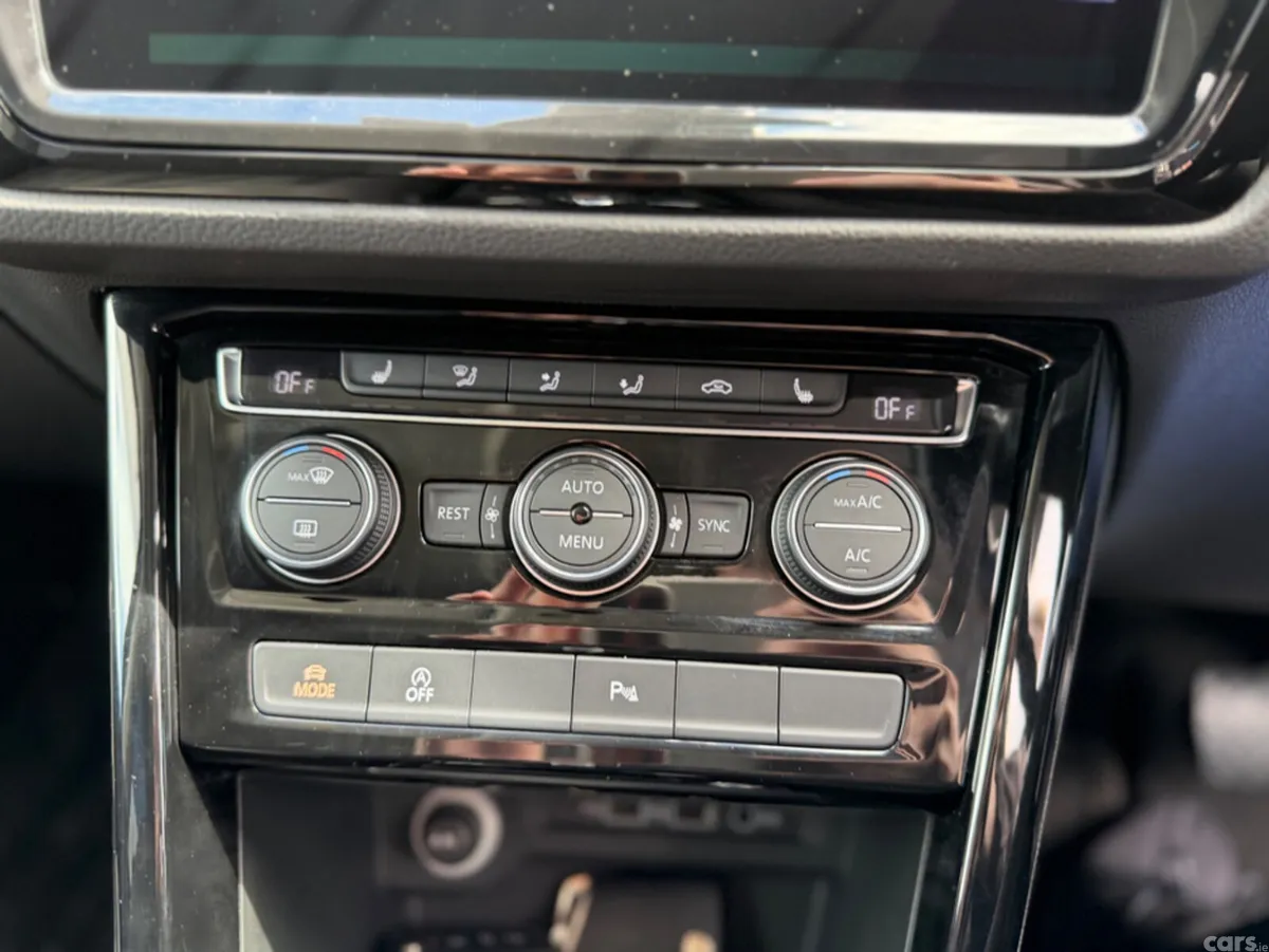 Volkswagen Touran MPV, Diesel, 2020, Black