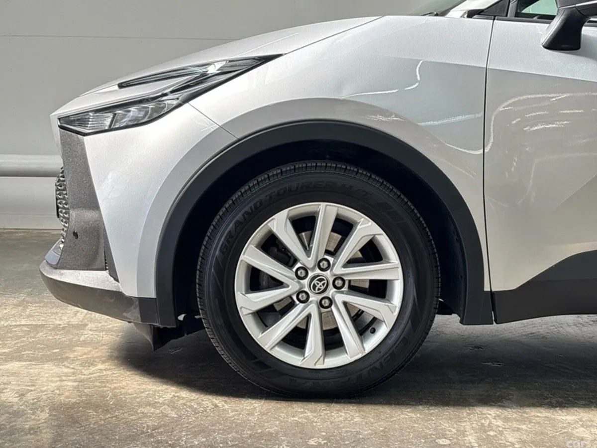 Toyota C-HR SUV, Petrol Hybrid, 2024, Silver