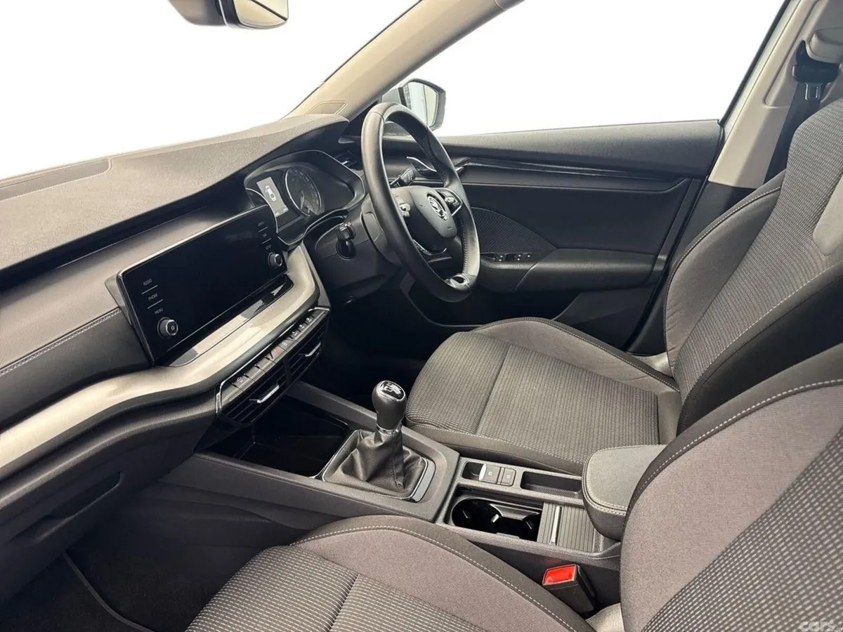 Skoda Octavia Saloon, Petrol, 2022, Grey
