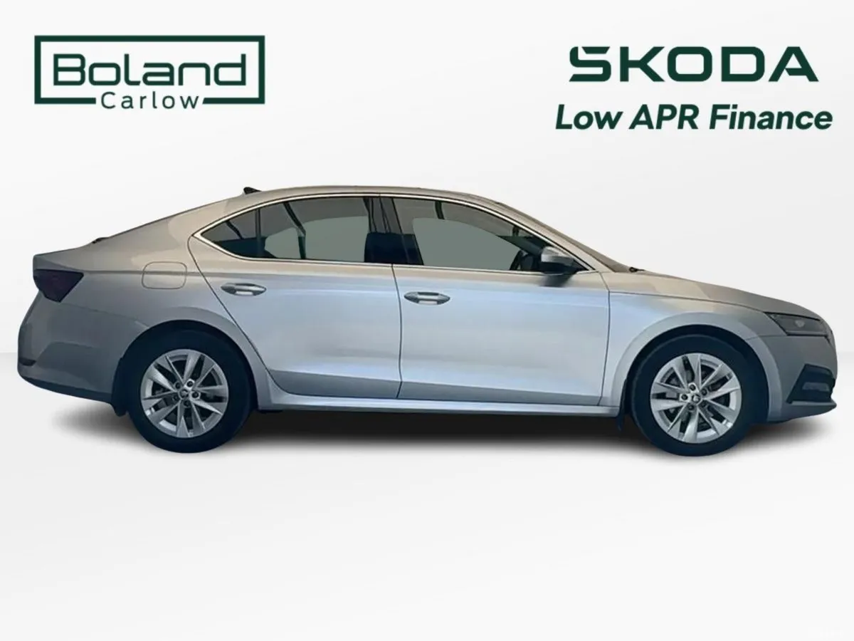 Skoda Octavia Saloon, Petrol, 2022, Grey