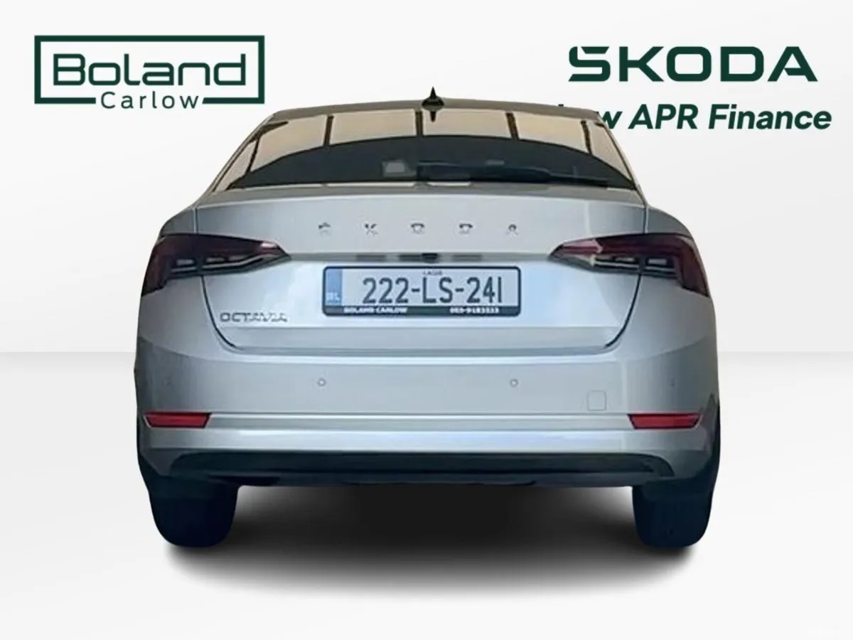 Skoda Octavia Saloon, Petrol, 2022, Grey