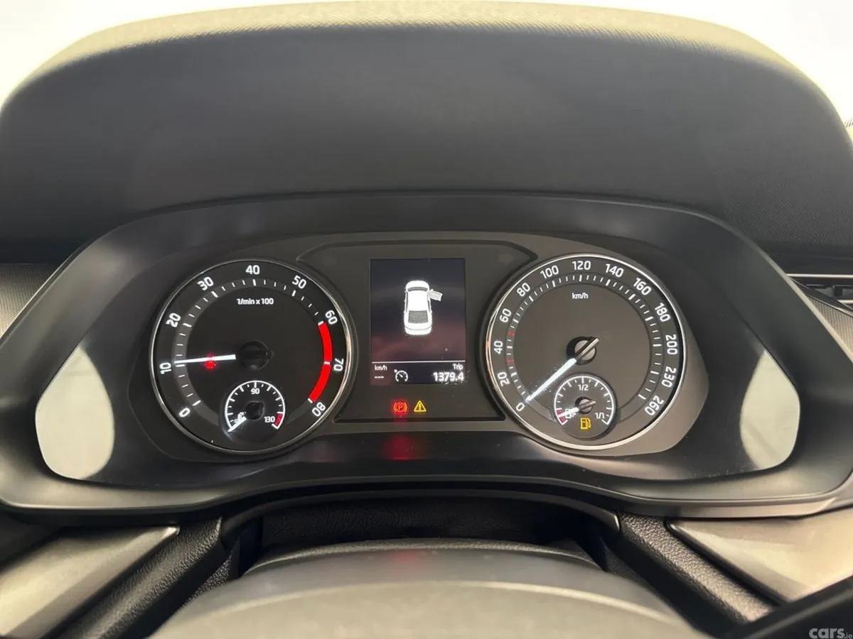 Skoda Octavia Saloon, Petrol, 2022, Grey