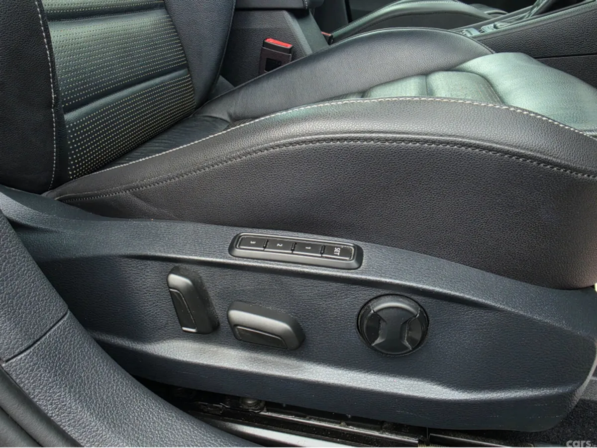 Volkswagen Golf Estate, Diesel, 2019, Black