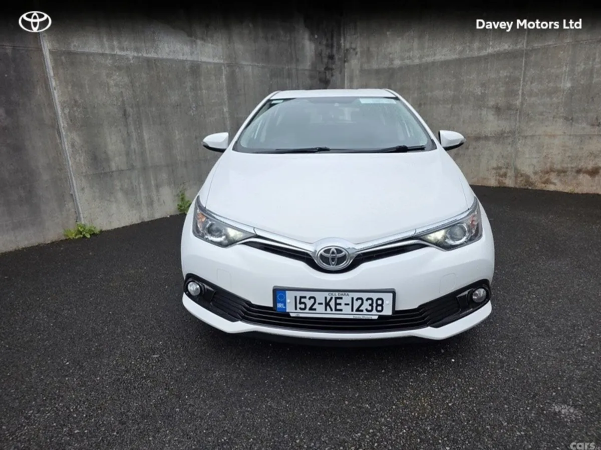 Toyota Auris Hatchback, Diesel, 2015, White