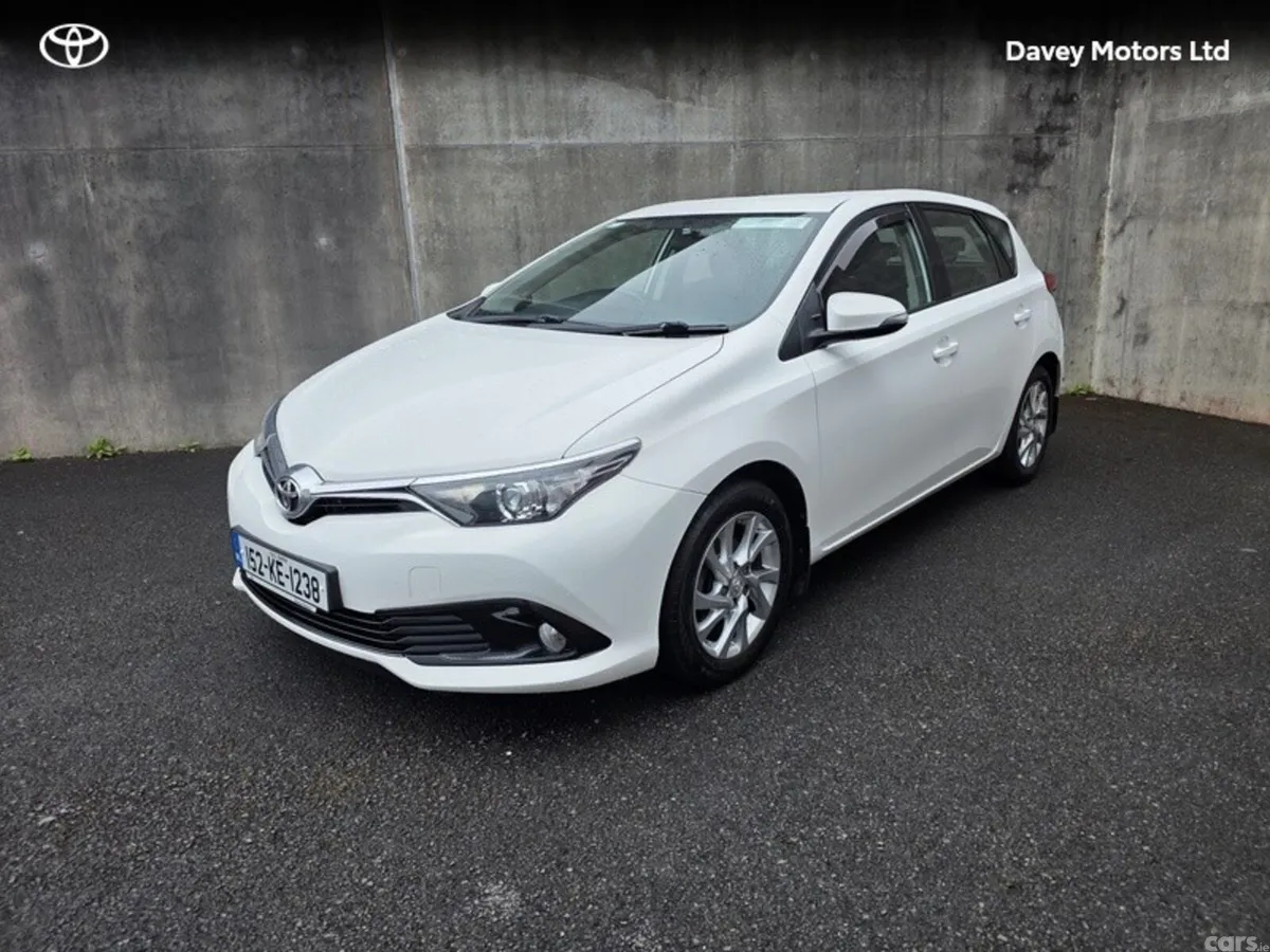 Toyota Auris Hatchback, Diesel, 2015, White