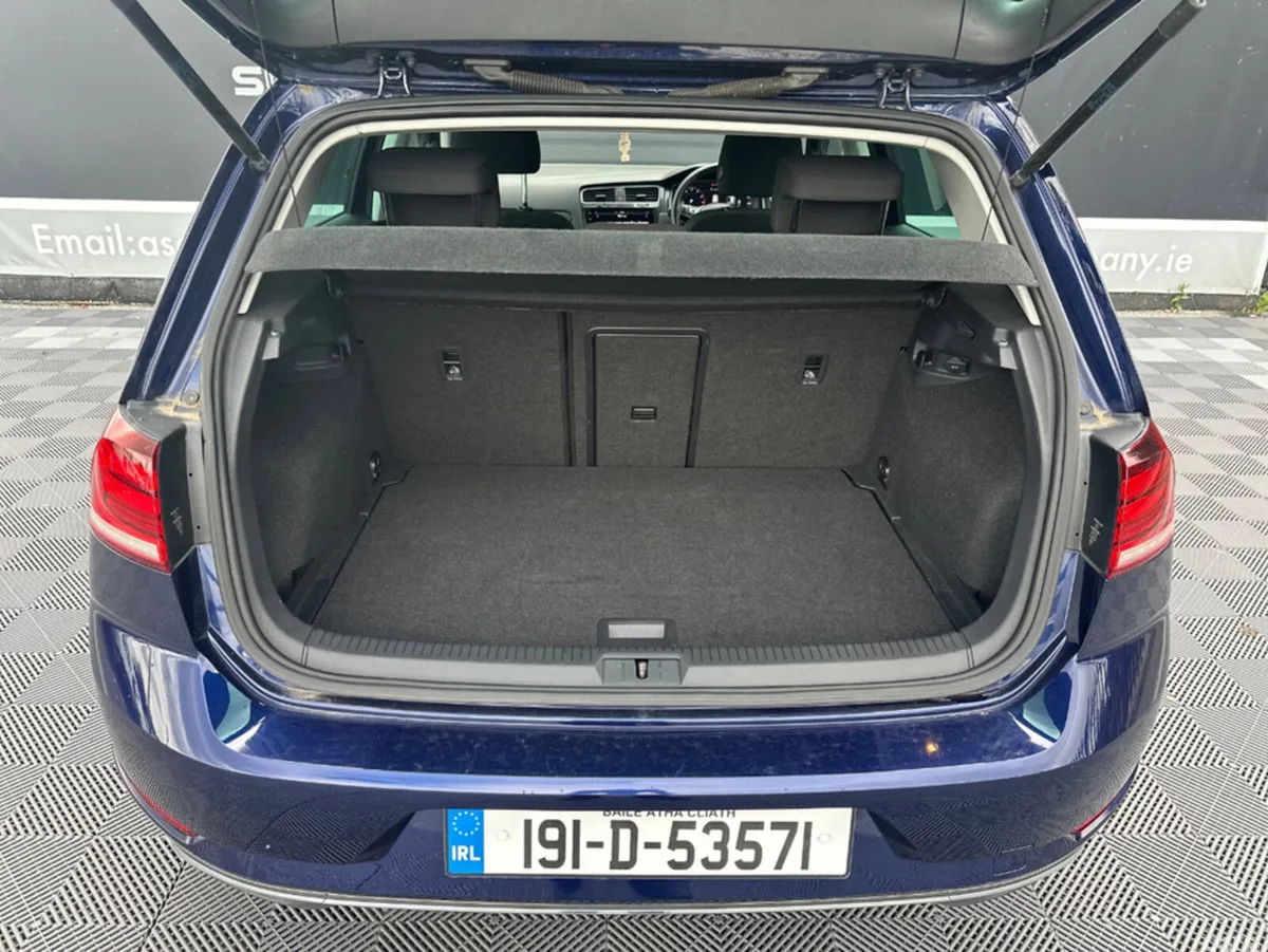 Volkswagen Golf Hatchback, Petrol, 2019, Blue