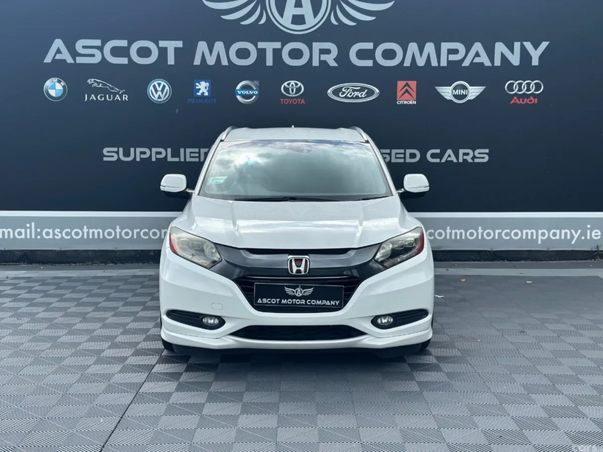 Honda Vezel Hatchback, Petrol Hybrid, 2015, White