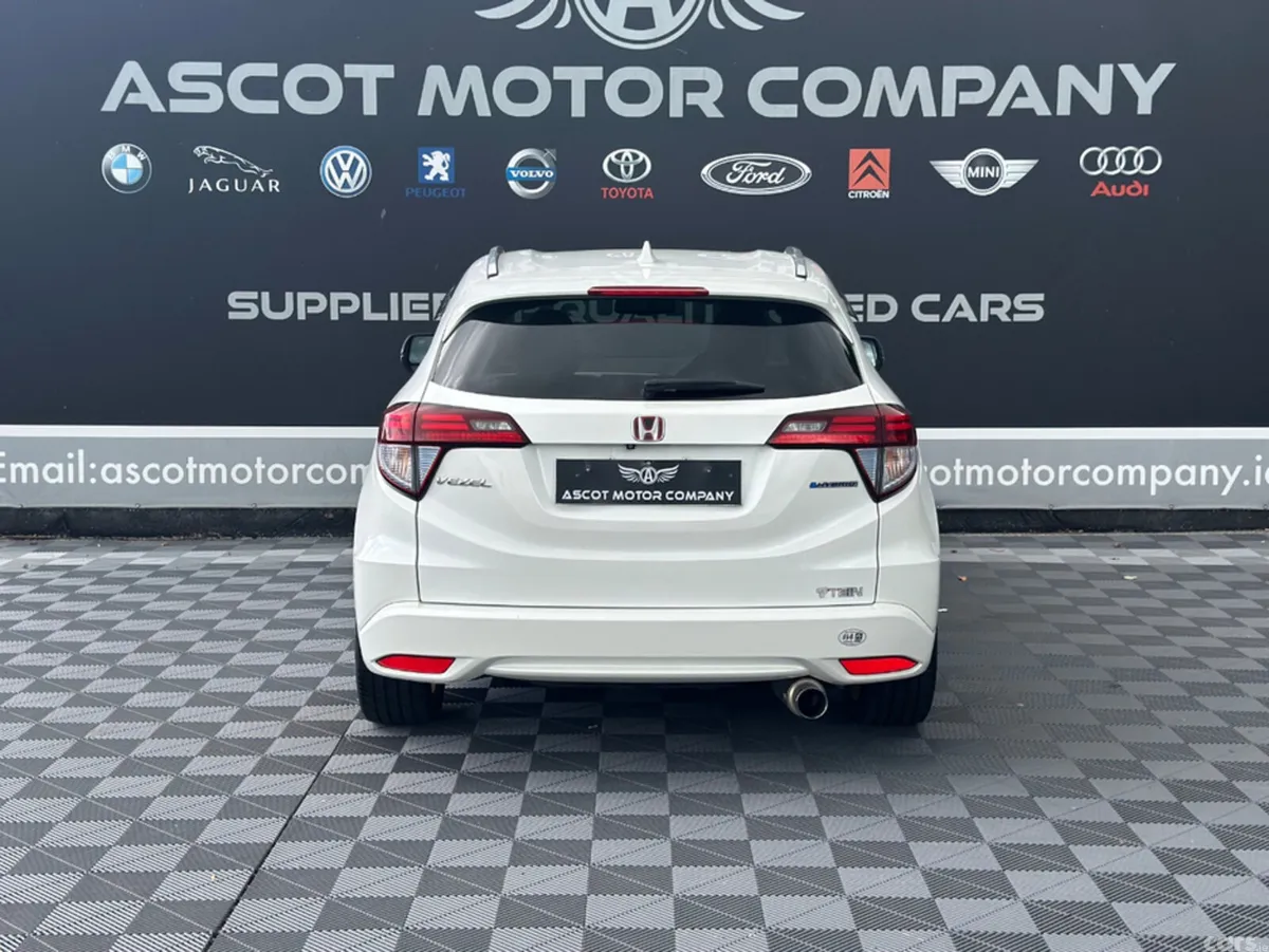 Honda Vezel Hatchback, Petrol Hybrid, 2015, White