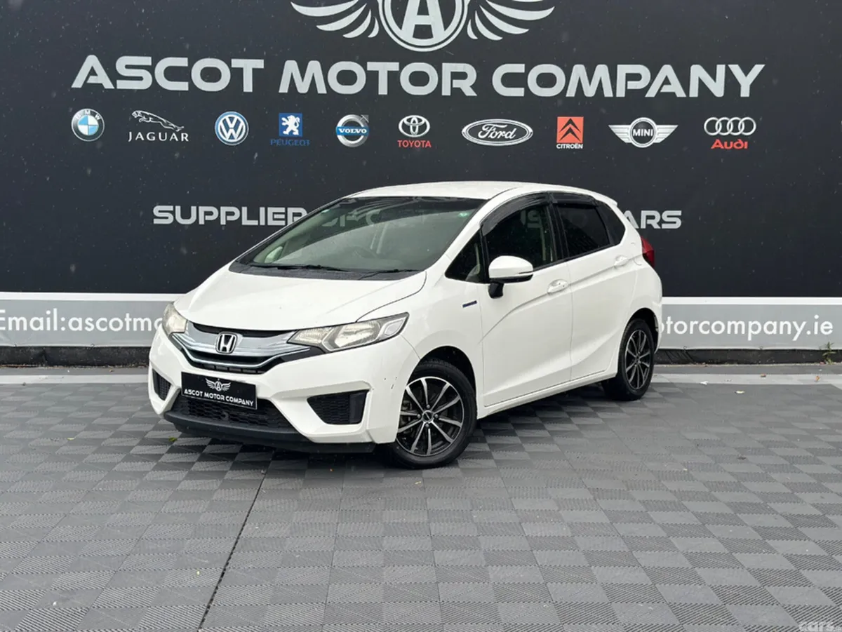 Honda Fit Hatchback, Petrol Hybrid, 2015, White