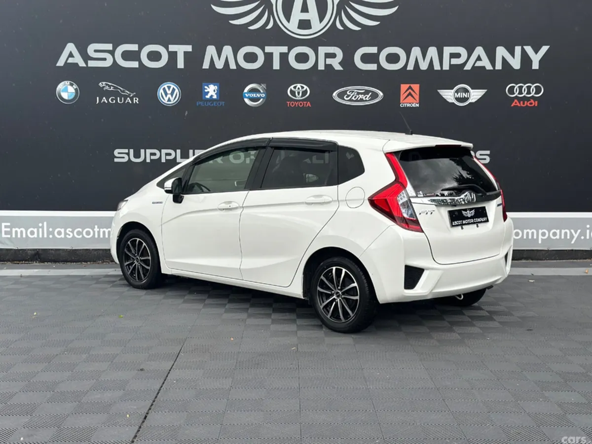 Honda Fit Hatchback, Petrol Hybrid, 2015, White