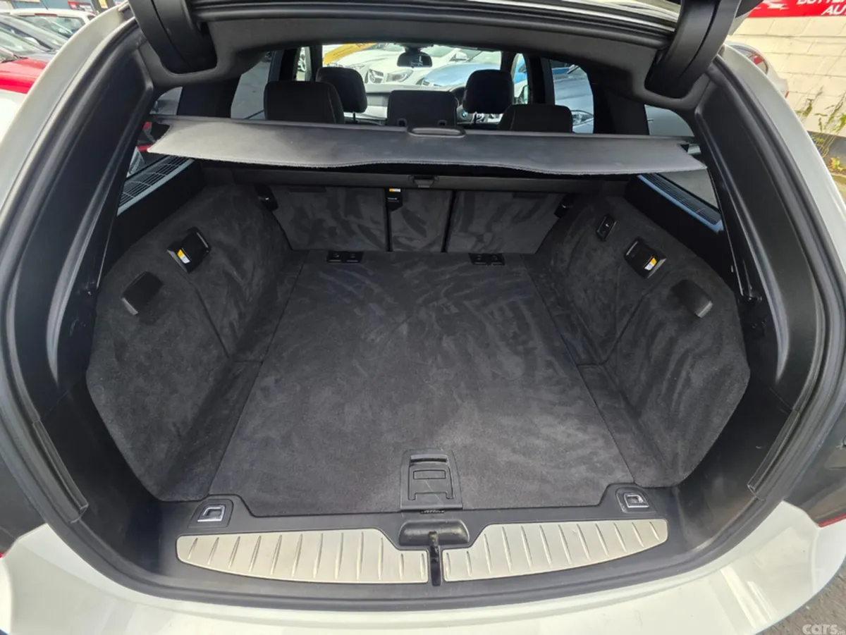 BMW 5-Series Estate, Diesel, 2015, White