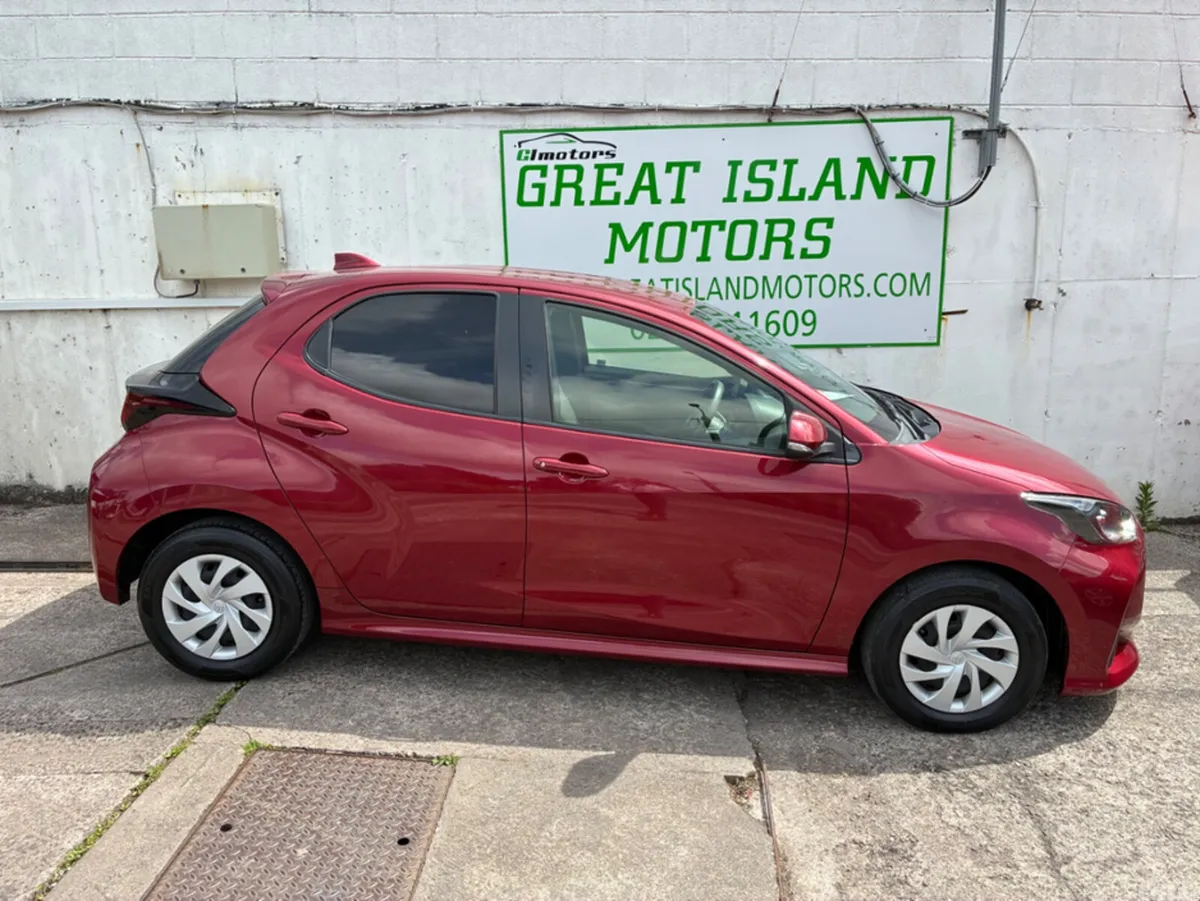 Toyota Yaris Hatchback, Petrol, 2020, Red