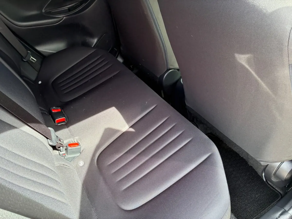 Toyota Yaris Hatchback, Petrol, 2020, Red